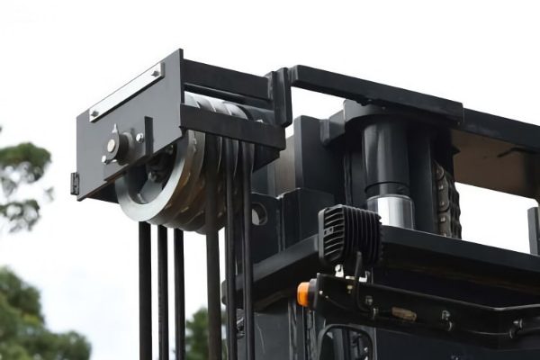 Omega AU160 Forklift