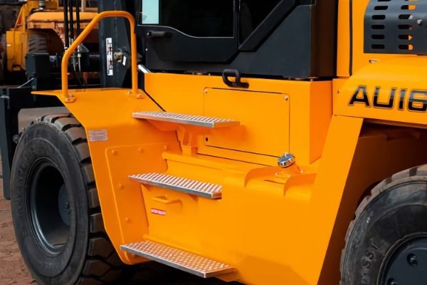 Omega AU160 Forklift