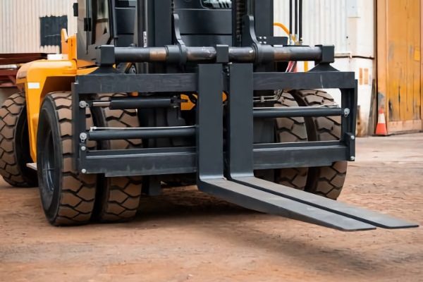 Omega AU160 Forklift